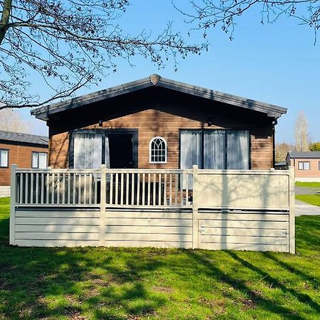 Happy Days Lodge With Hot Tub York Luaran gambar