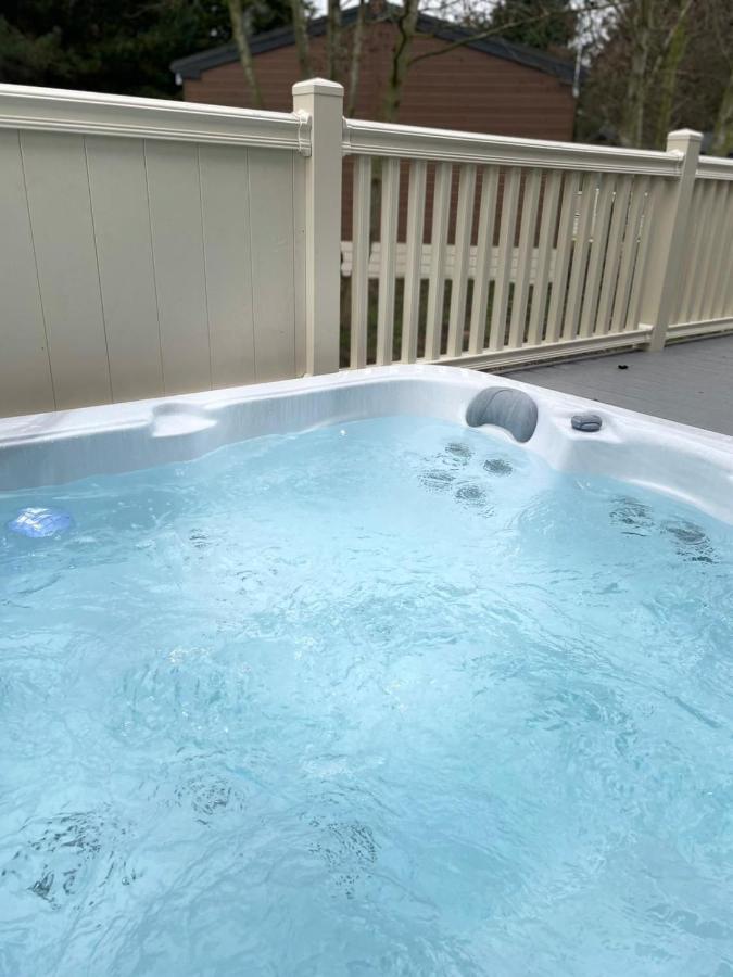 Happy Days Lodge With Hot Tub York Luaran gambar